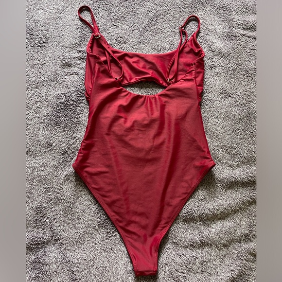 Beach Riot cut-out one-piece swimsuit - Picture 3 of 6